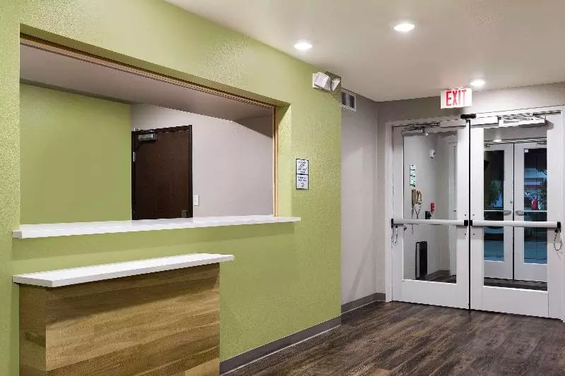 هتل Woodspring Suites Houston Iah Airport