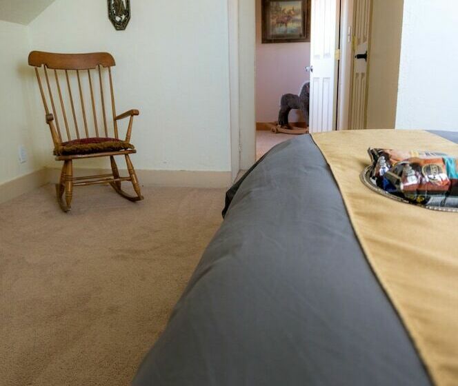 Indiana Jones Bed & Breakfast