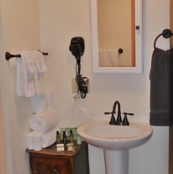 Indiana Jones Bed & Breakfast