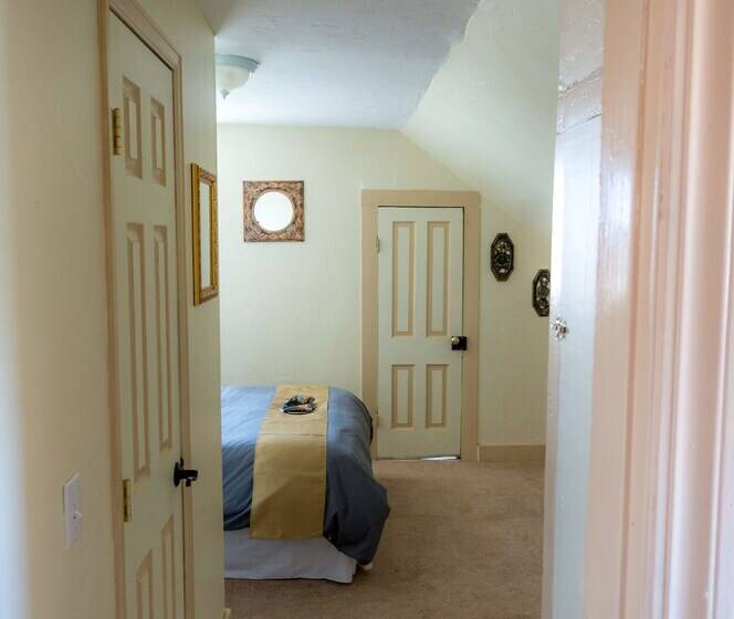 Indiana Jones Bed & Breakfast