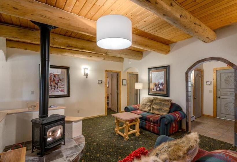 Mariposa Lodge Bed And Breakfast