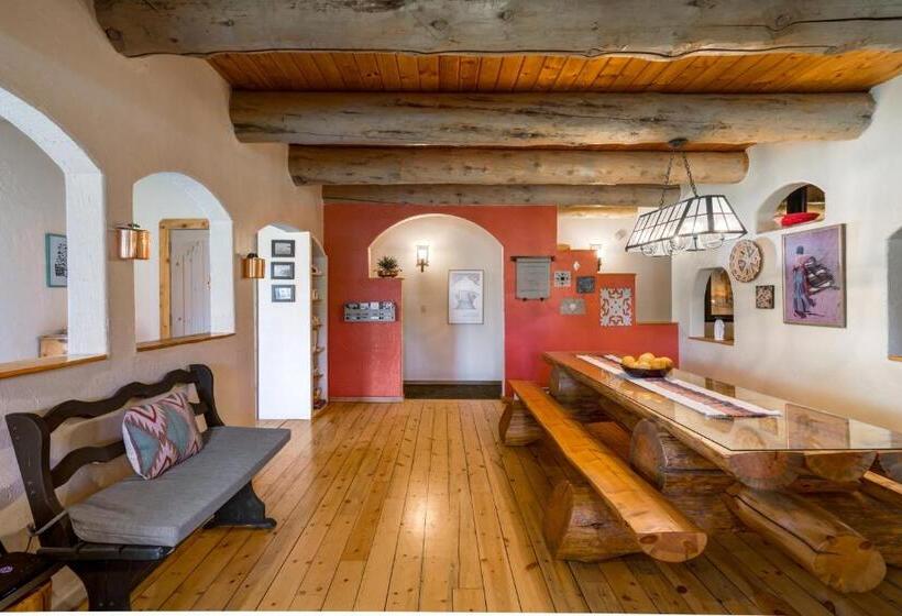 Mariposa Lodge Bed And Breakfast