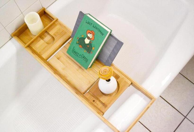 Mariposa Lodge Bed And Breakfast