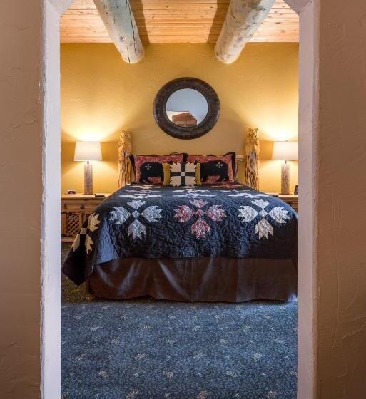 Mariposa Lodge Bed And Breakfast