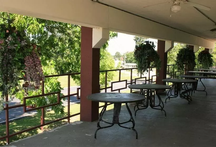 モーテル Passion Play Road Inn   Formerly Statue Road Inn
