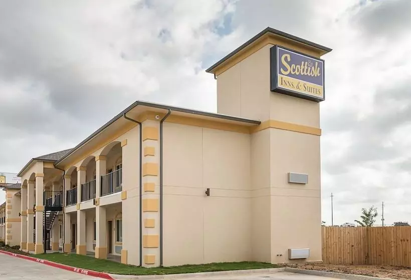 モーテル Scottish Inns & Suites