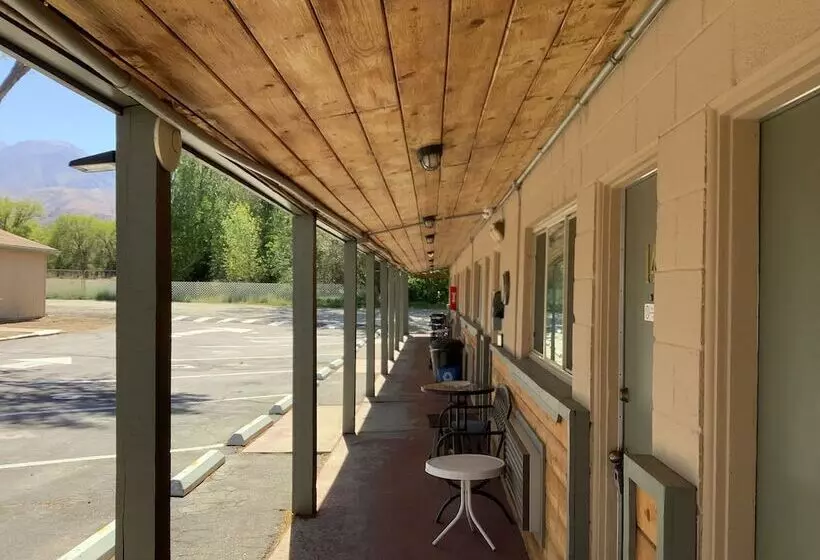 Starlight Motel