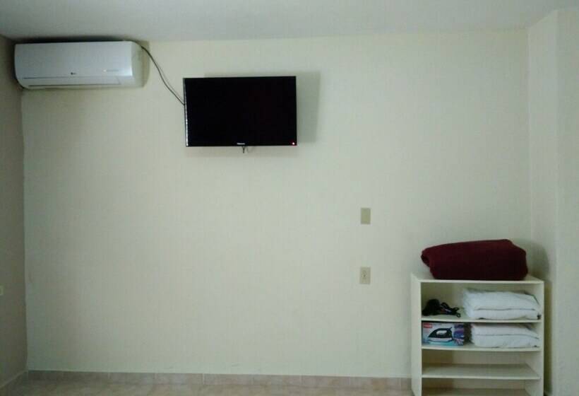 تختخواب و صبحانه Front Beach House