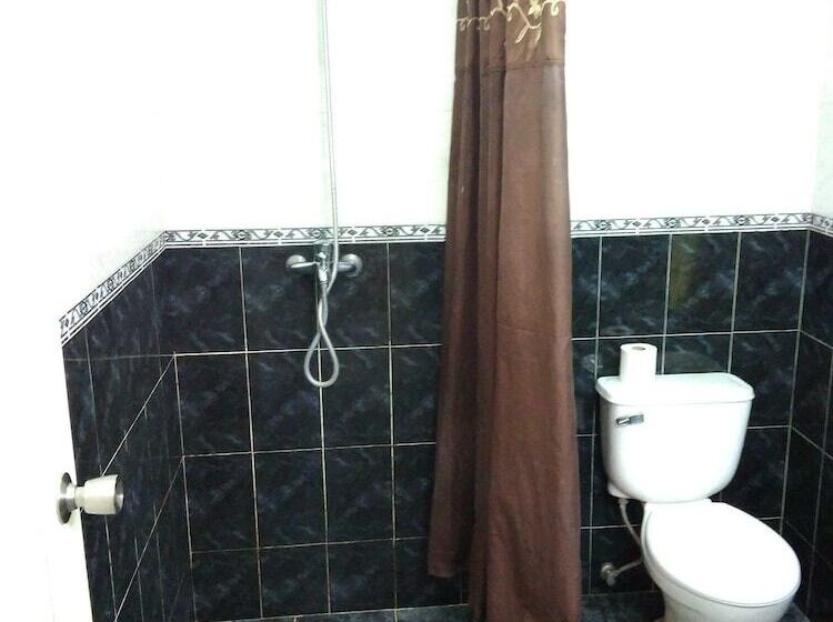 تختخواب و صبحانه Front Beach House