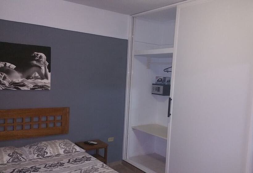 تختخواب و صبحانه Front Beach House