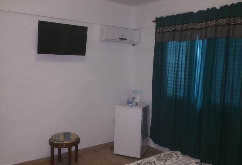 تختخواب و صبحانه Front Beach House