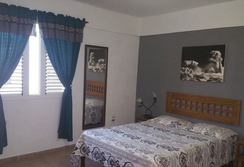 تختخواب و صبحانه Front Beach House