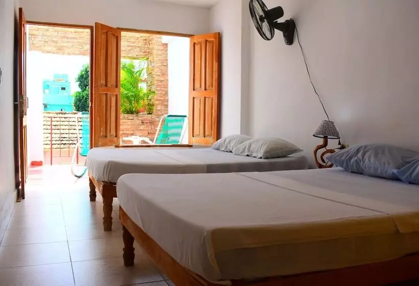 تختخواب و صبحانه Hostal Cabriales
