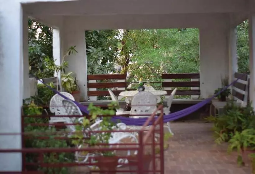 تختخواب و صبحانه Hostal Cabriales