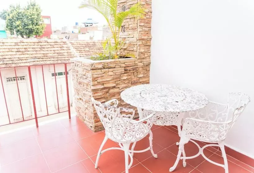 تختخواب و صبحانه Hostal Cabriales