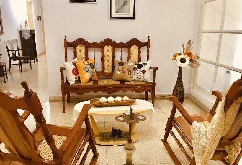 تختخواب و صبحانه Hostal Nelson Y Consuelo