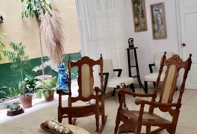 تختخواب و صبحانه Hostal Nelson Y Consuelo