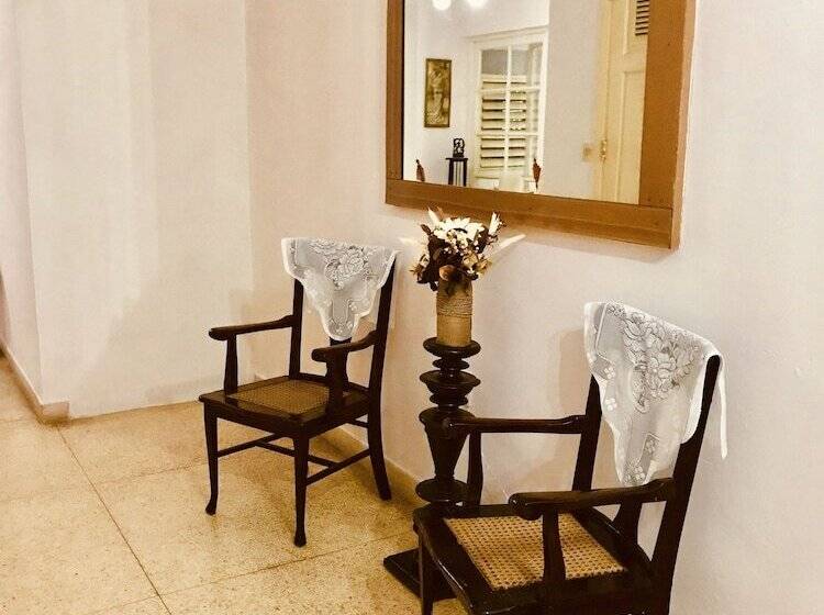 تختخواب و صبحانه Hostal Nelson Y Consuelo