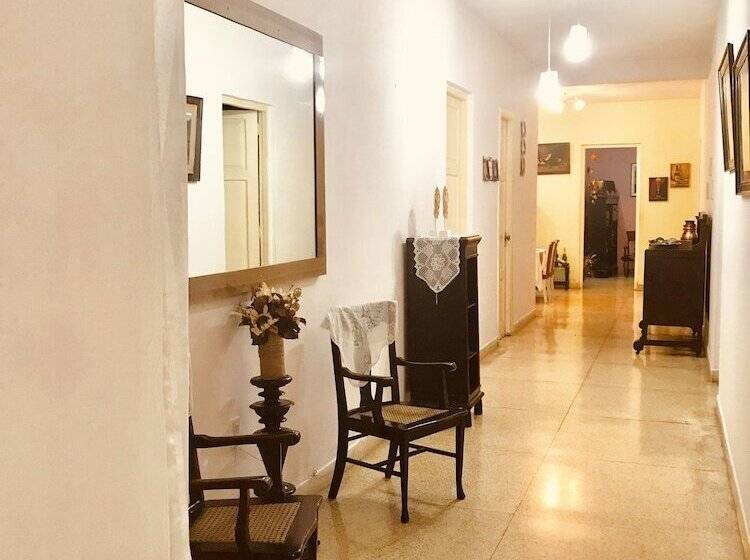 تختخواب و صبحانه Hostal Nelson Y Consuelo