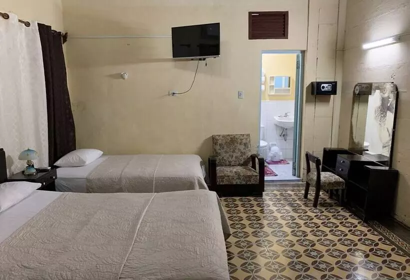 ペンション Bs & Hostal Brisas Del Mar