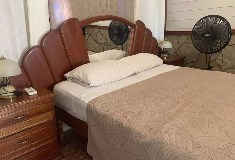 ペンション Bs & Hostal Brisas Del Mar
