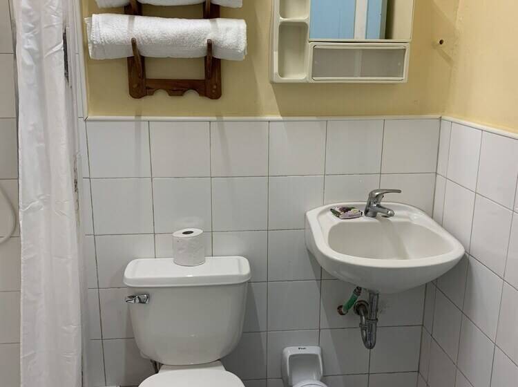 پانسیون Bs & Hostal Brisas Del Mar