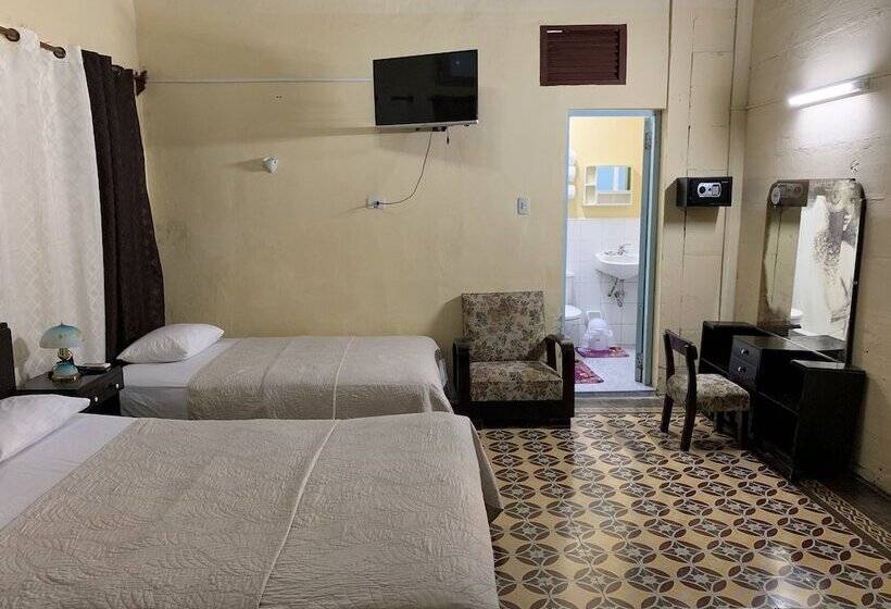 پانسیون Bs & Hostal Brisas Del Mar