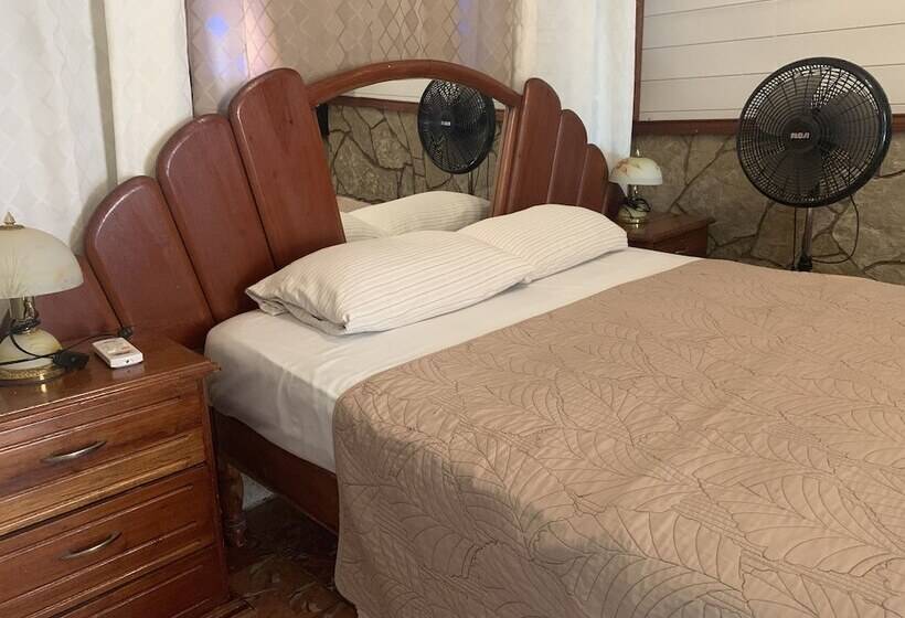 پانسیون Bs & Hostal Brisas Del Mar