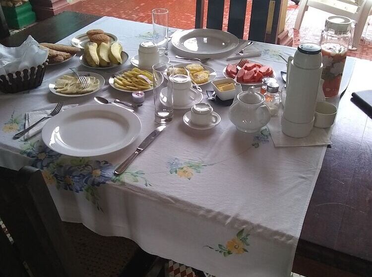 پانسیون Bs & Hostal Brisas Del Mar