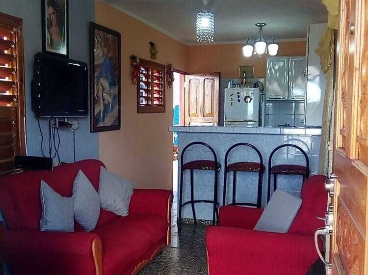 پانسیون Casa El Almendro Maritza Y Omar