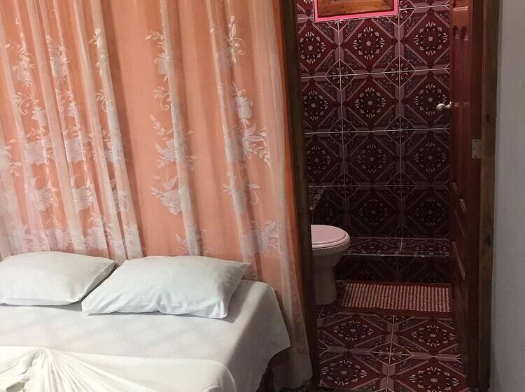 پانسیون Casa El Almendro Maritza Y Omar