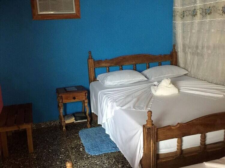 پانسیون Casa El Almendro Maritza Y Omar