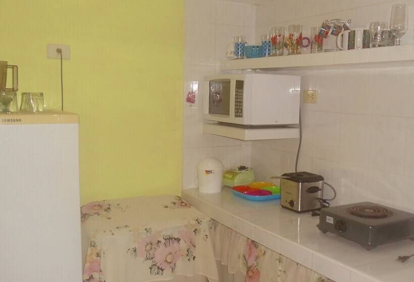 پانسیون Casa El Almendro Maritza Y Omar