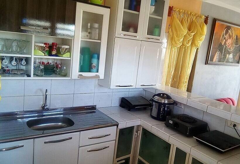 پانسیون Casa El Almendro Maritza Y Omar