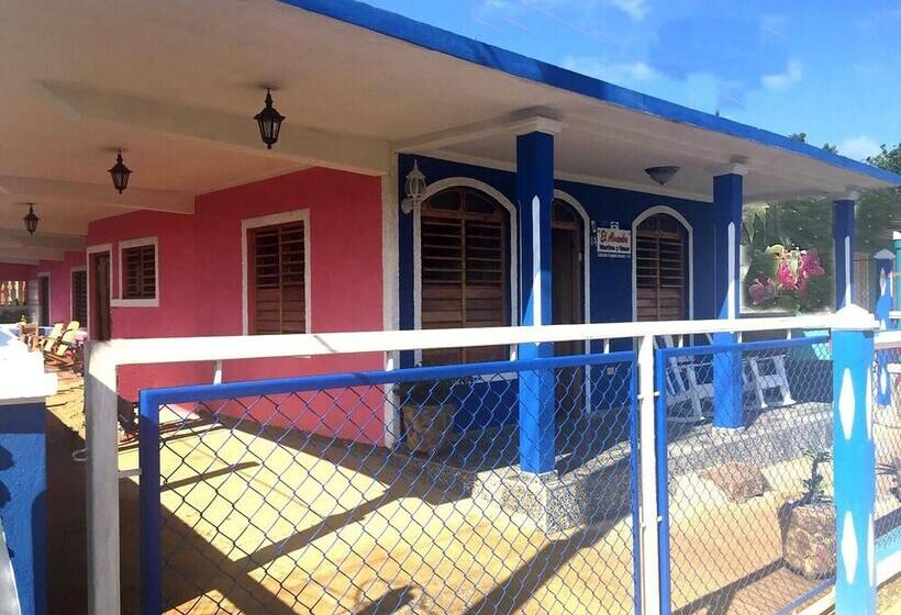 پانسیون Casa El Almendro Maritza Y Omar