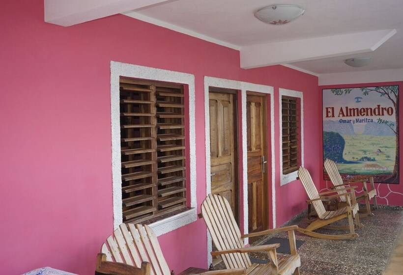 پانسیون Casa El Almendro Maritza Y Omar