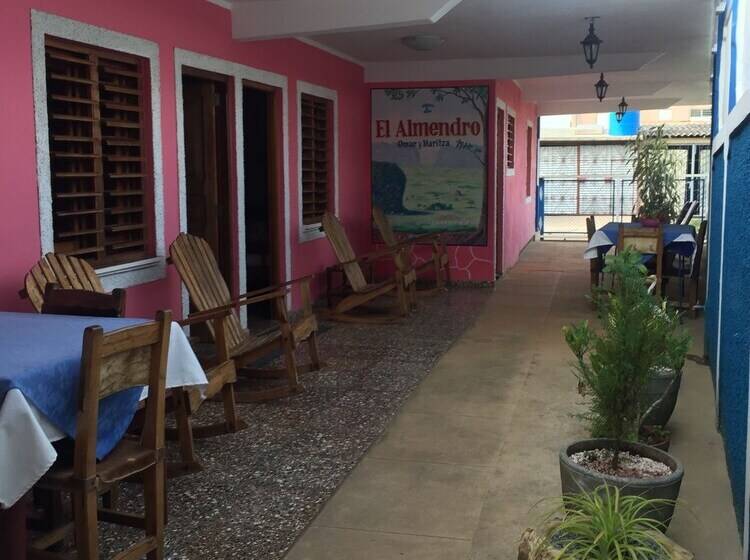 پانسیون Casa El Almendro Maritza Y Omar