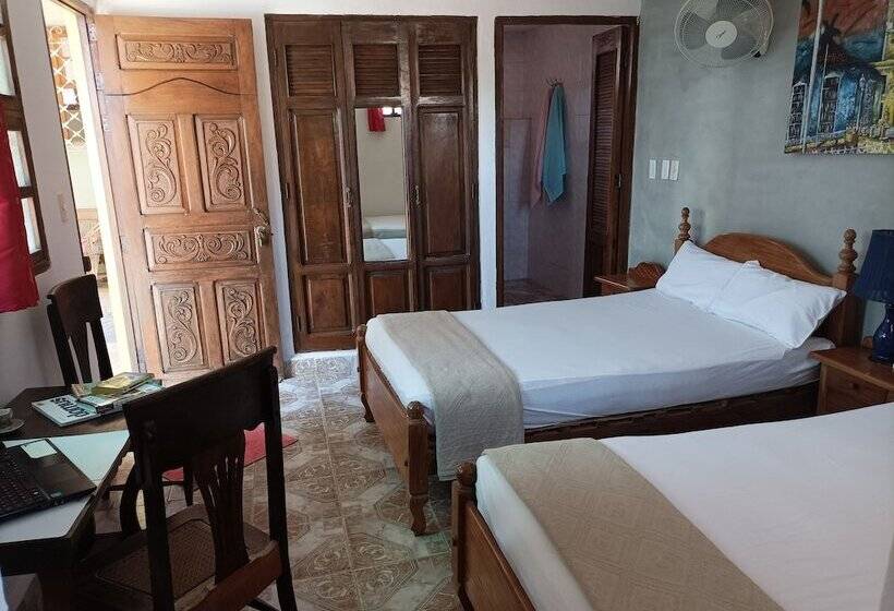 پانسیون Hostal Rosa Helena