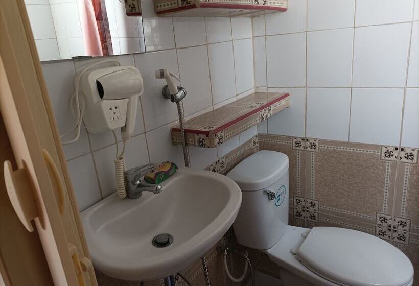 پانسیون Hostal Rosa Helena