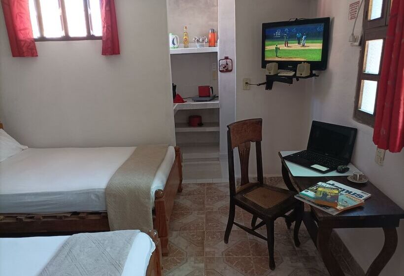 پانسیون Hostal Rosa Helena