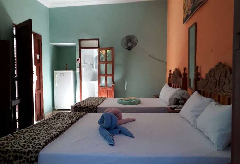 پانسیون Hostal Rosa Helena