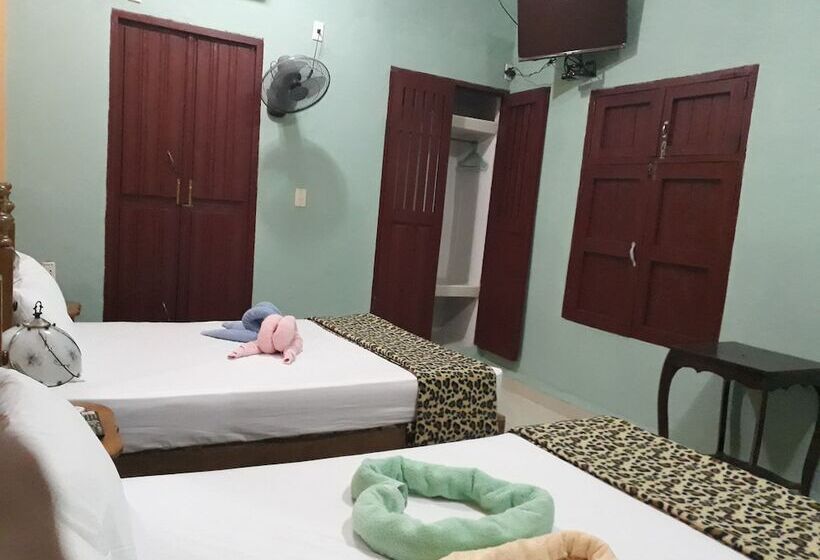 پانسیون Hostal Rosa Helena