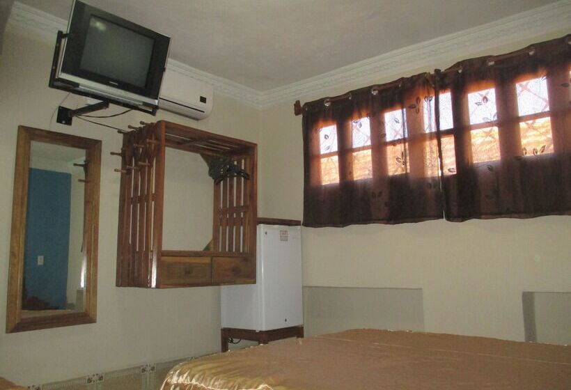 پانسیون Hostal Rosa Helena