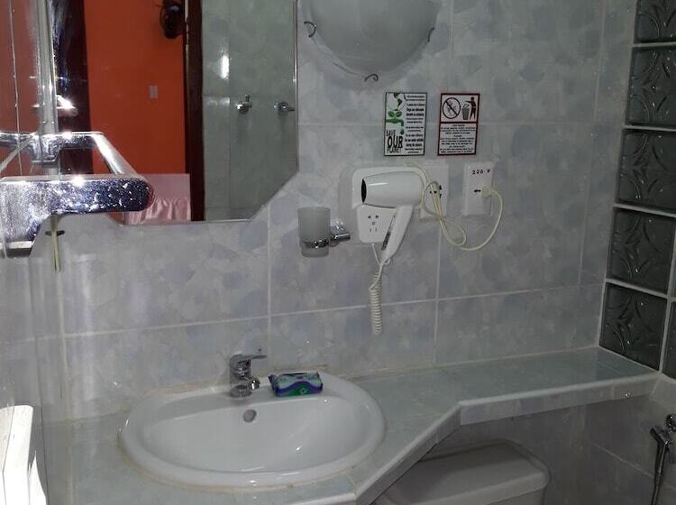 پانسیون Hostal Rosa Helena