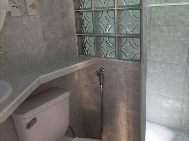 پانسیون Hostal Rosa Helena