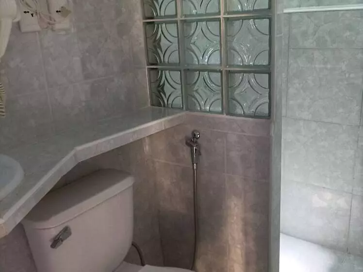 پانسیون Hostal Rosa Helena