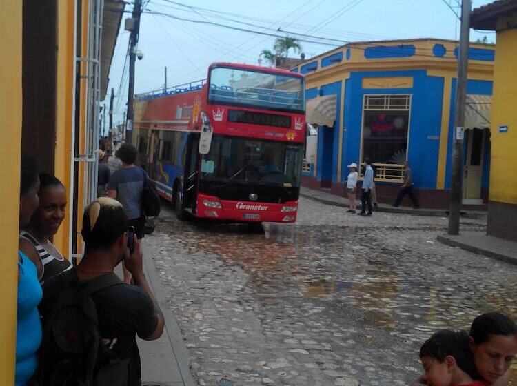 پانسیون Hostal Rosa Helena