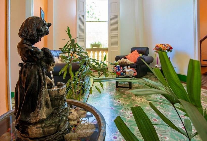 پانسیون Sra Olga Rivera