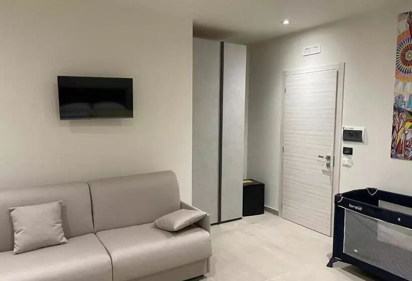 ベッドアンドブレックファースト Maraneri Rooms