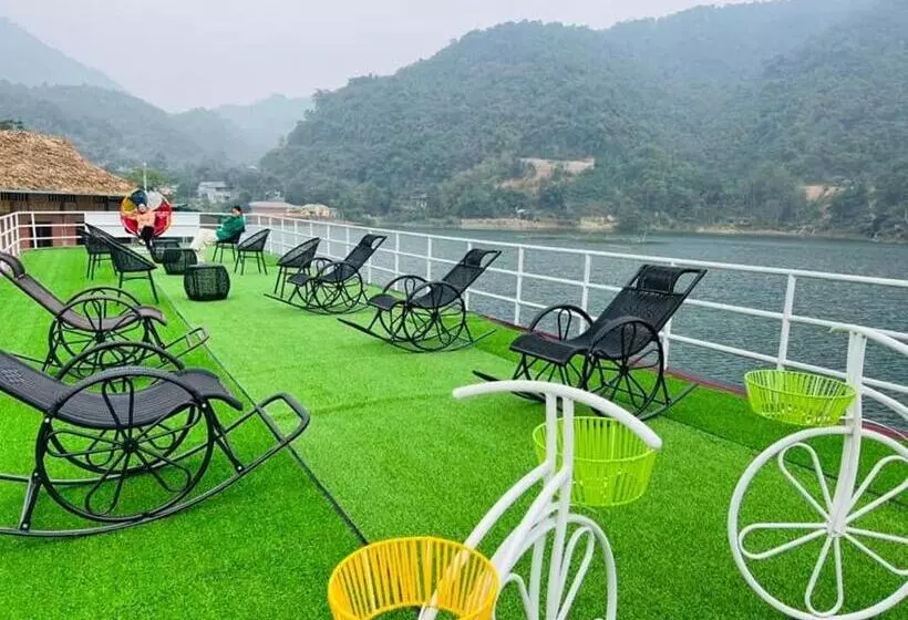 تختخواب و صبحانه Sánh Thuấn Homestay